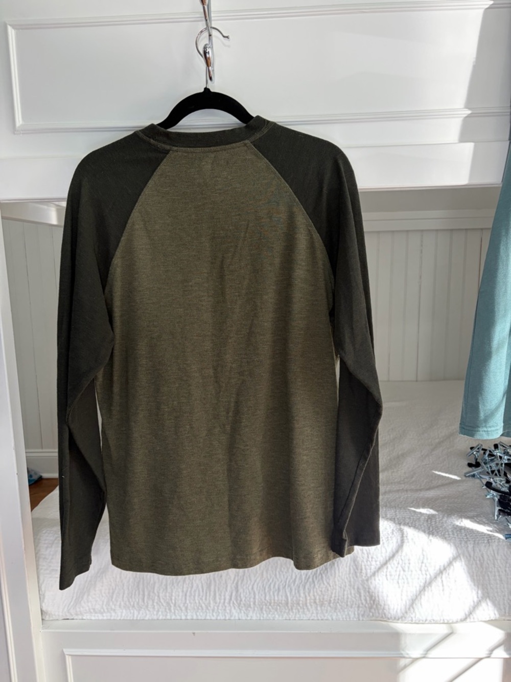 Eddie Bauer Two-Tone Olive Raglan Long Sleeve Shirt - Picture 3 of 3